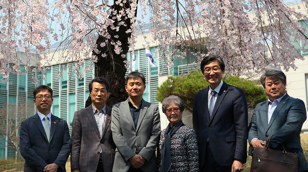 한신대학교는 최근 서울캠퍼스에서 ‘고운 김달수 교수 대학발전기금 전달식’을 가졌다.