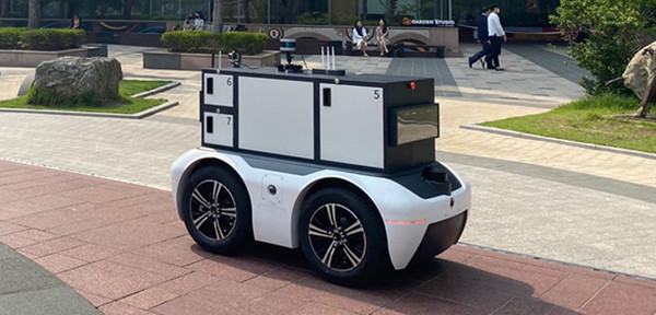 경기 성남시 탄천 산책로에 '자율주행 도서관 로봇'이 내년에 시범 도입된다. [성남시 제공]