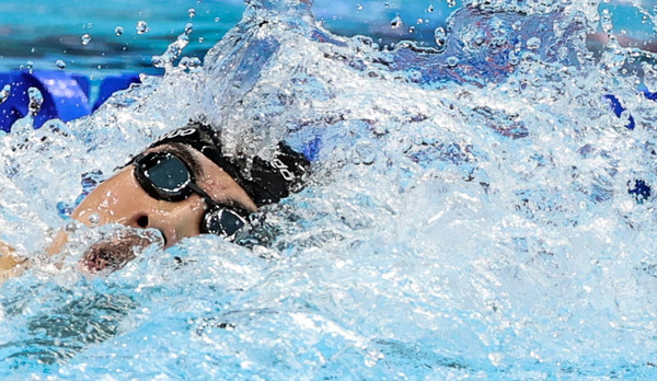 27일 일본 도쿄 아쿠아틱스센터에서 열린 도쿄 올림픽 남자 자유형 200m 결승전에서 황선우가 힘차게 물살을 가르고 있다. [연합뉴스]