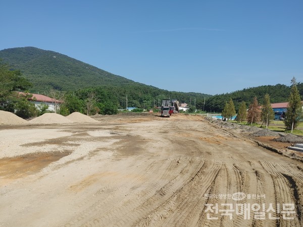 인천 무의동 180-12 일대 농지성토공사 현장.