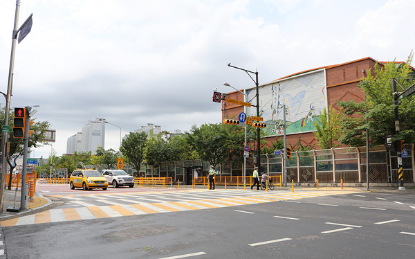 경기 일산서부경찰서는 교통안전시설물을 노란색으로 전면 교체했다. [일산서부경찰서 제공]