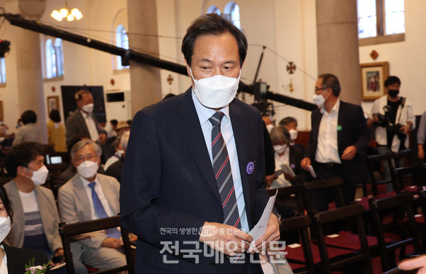 6·10민주항쟁 기념식 참석하는 우상호 의원(사진.연합뉴스)