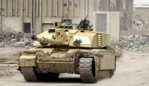 2003년 이라크 바스라에서 기동하는 영국 주력전차 챌린저 2. [로이터=연합뉴스 자료사진]