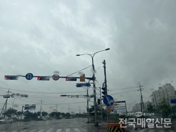 기상청은 9일 오전 11시를 기해 서울 동남·동북권에 호우주의보를 발효한다고 밝혔다.