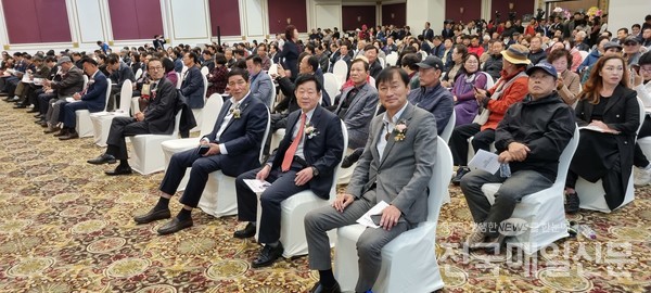 김선교 전 국회의원이 6일 오후 여주 썬밸리호텔 2층 그랜드볼륨에서 열린 자서전 ‘현장이 답이다’ 출판기념회를 개최했다.