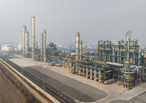 중국 안후이성 화이베이에서 석탄을 원료로 에탄올을 생산하는 공장이 시험 가동에 들어갔다. [신화=연합뉴스]