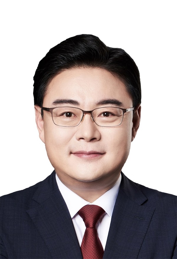 김성원 의원(국민의힘·경기 동두천연천)이 최근 FIRST 정치인으로 선정됐다. [의원실 제공]
