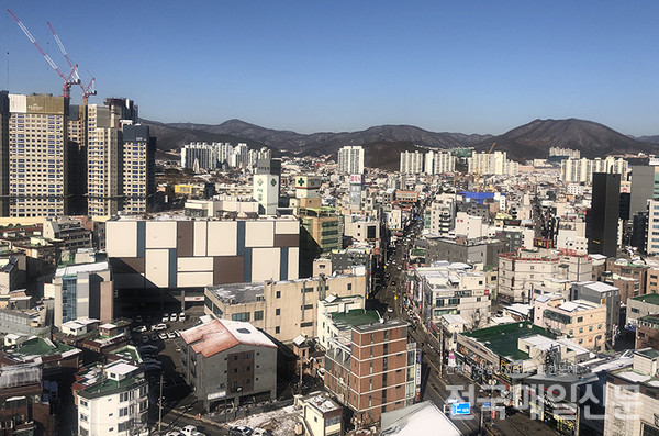 서울에서 '빌라'로 불리는 다세대·연립주택의 거래량이 아파트 거래량을 4개월 연속 추월한 것으로 나타났다. 사진은 기사와 무관 [전매DB]