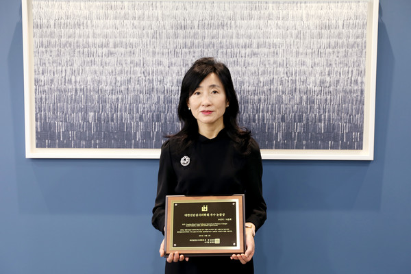 한국건강관리협회 나은희 건강증진연구소장이 최근 대한진단검사의학회 2021년 학술상을 수상했다. [한국건강관리협회 제공]