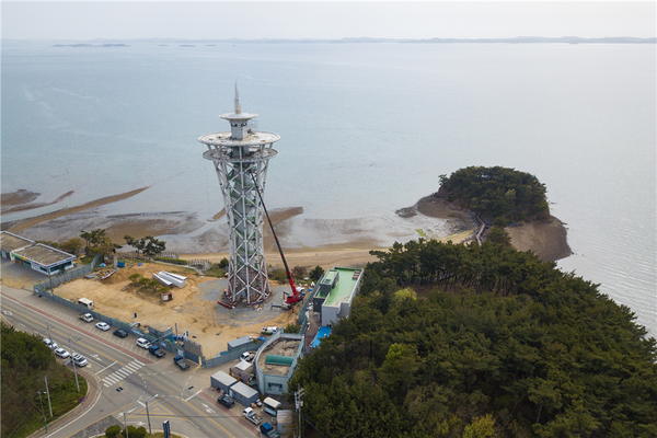 충남 홍성군 서부 해안의 새로운 랜드마크 '홍성스카이타워'. [홍성군 제공]