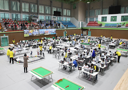 강원 삼척시는 25일 삼척체육관에서 로봇코딩축제 ‘2023 삼척시 레고 코딩&로보틱스 페스티벌’을 개최한다. [삼척시 제공] 