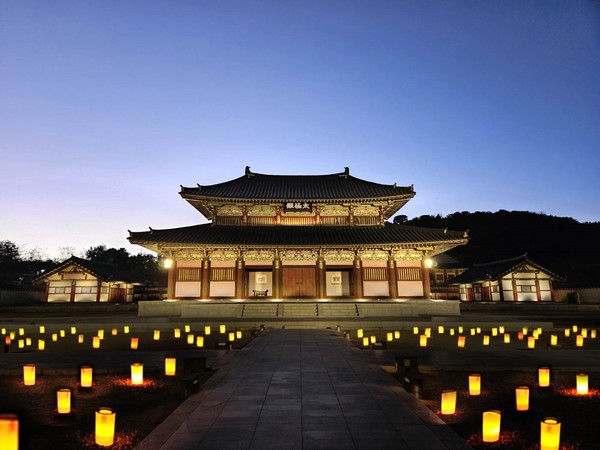 김해가야테마파크가 오는 20일 일루미네이션 '빛의왕국 가야'를 선보인다.[김해시 제공]